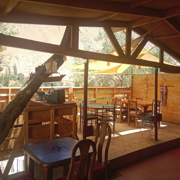 CASA DE BARRO COMEDOR CHILENO